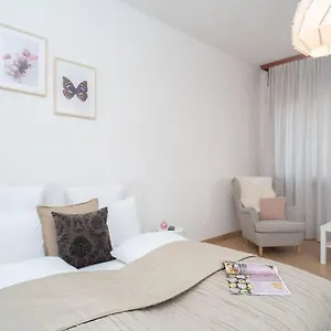 Convenient In The Heart Of Downtown Appartamento Budapest