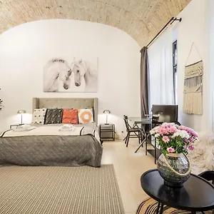Urban Stable Luxury Appartamento Budapest
